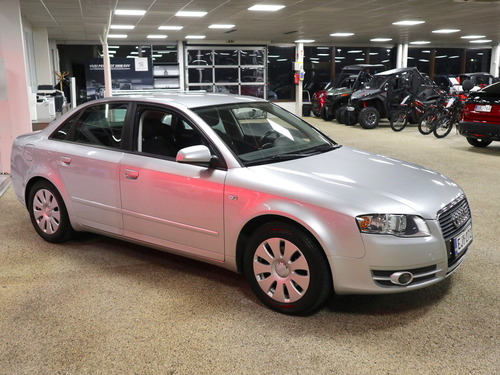 Audi A4 Sedan 2,0 TDI 103 kW multitronic-aut., vm. 2007, 166 tkm (2 / 22)